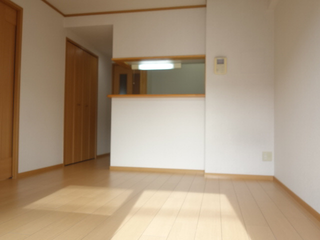 プラムガーデンの居間・リビング