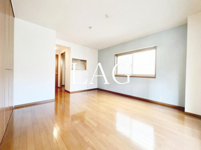 【居間・リビング】 | シャルム・ローゼ | 洋室のお部屋です。