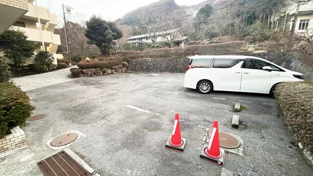箱根エグゼクティブコートの駐車場