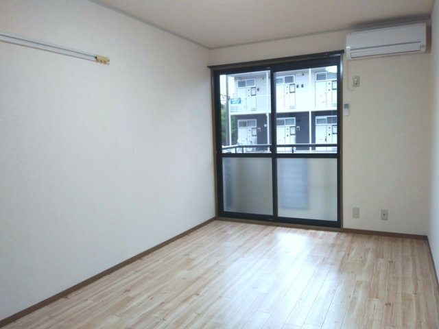 クレール竹原の居間・リビング