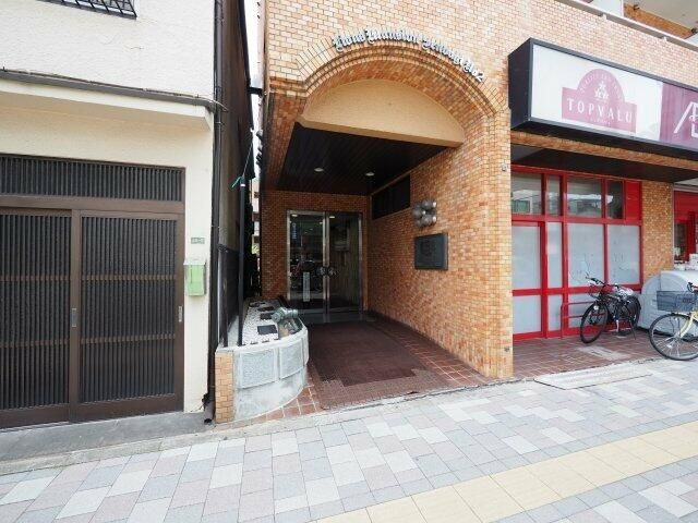 ライオンズマンション千駄木第２のエントランス