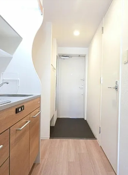 セレニテ三国プリエの玄関