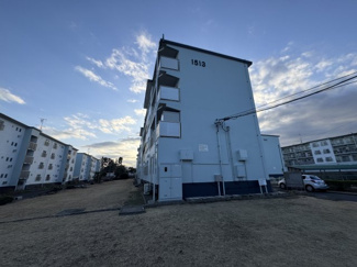 【外観】 | 相武台団地1513号棟 | 棟と棟の間に距離がありますので、陽当りが良く気持ちよく生活することができます。