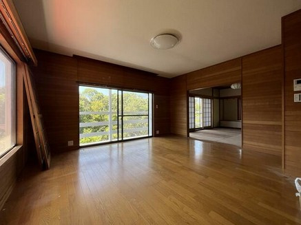 【居間・リビング】 | 伊豆急伊豆高原　戸建