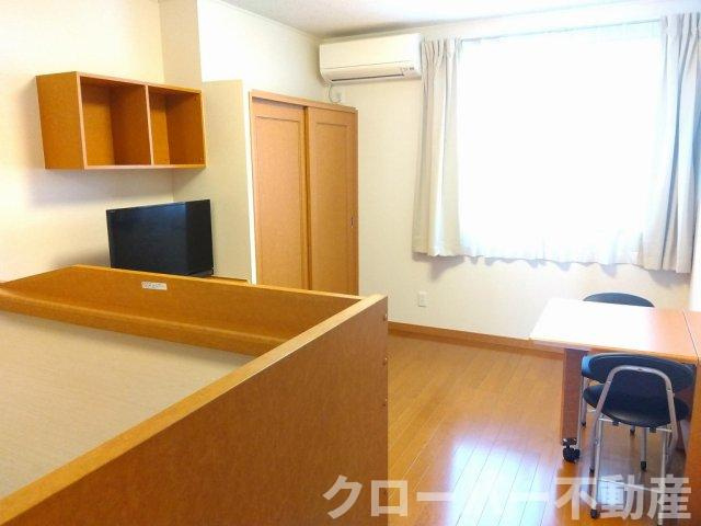 レオパレスハッピネスⅡの居間・リビング