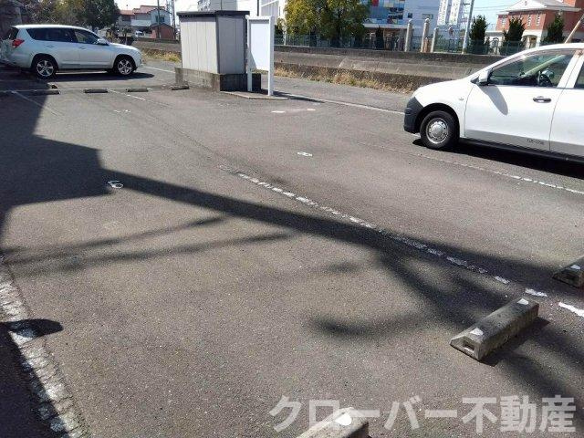 レオパレスハッピネスⅡの駐車場