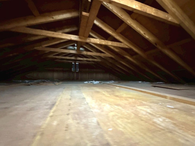 【構造・工法・仕様】 | 大野城市白木原4丁目戸建 | 屋根裏収納の様子。普段使いしない物を収納しましょう