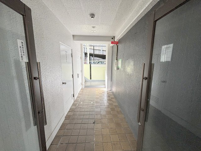 サンライズマンションのエントランス