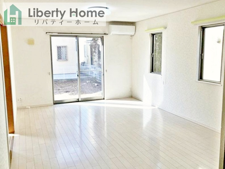 取手市紫水3丁目　中古戸建の居間・リビング