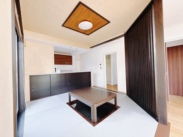 【中古戸建】前橋市敷島町のダイニング|■ダイニング｜【ダイニングなのに】お家にいるけどおしゃれなカフェに来ているような感覚になってしまうカフェカウンター☆