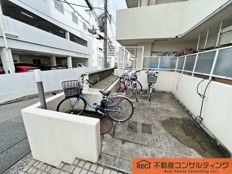 セントラルハイツ灘パートⅤの駐車場