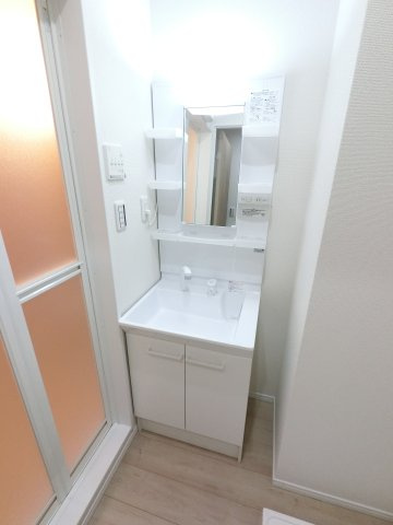 グランディオ検見川の独立洗面台|※同タイプ・別物件のお写真です