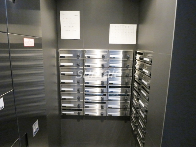 ＬＥＸＥ赤羽のその他共用部分|集合ポストのあるエントランス！