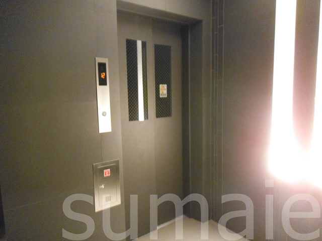 ＬＥＸＥ赤羽のその他共用部分|黒で統一されたお洒落なエレベーターです☆