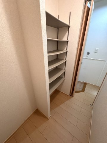 ジラソーレ長岡京の収納|シューズクローク