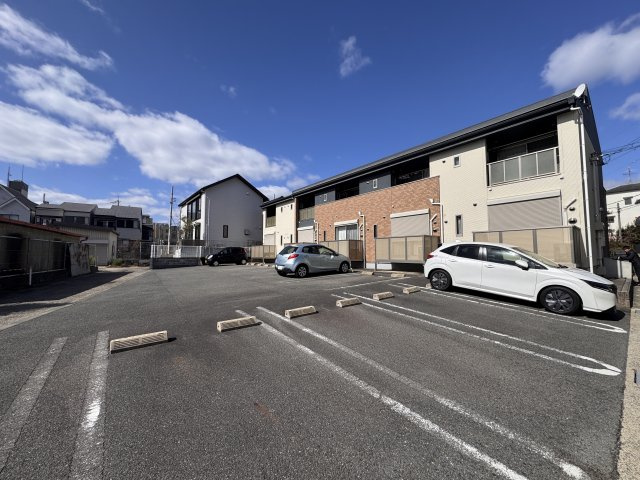 ジラソーレ長岡京の駐車場