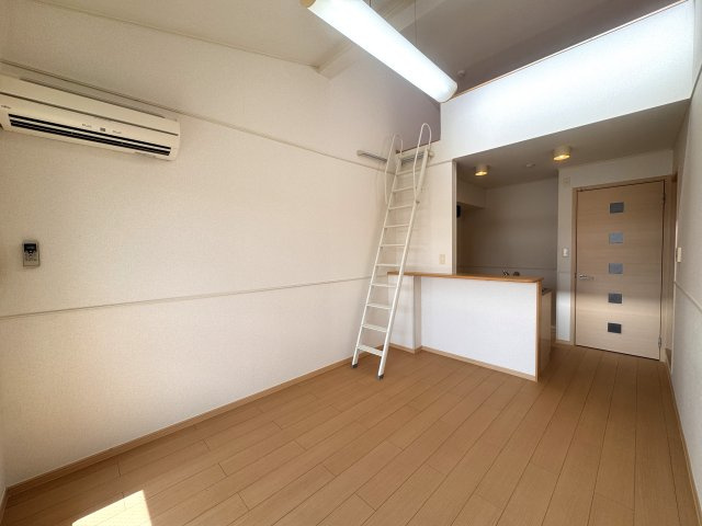 ジラソーレ長岡京の居間・リビング