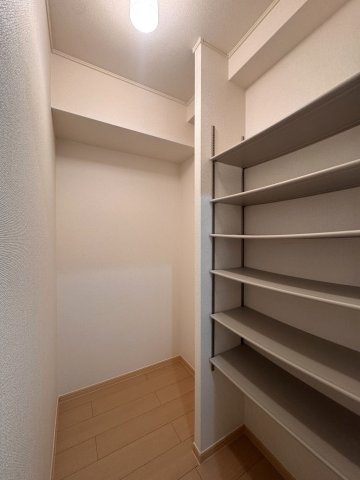 ジラソーレ長岡京の収納|シューズクローク