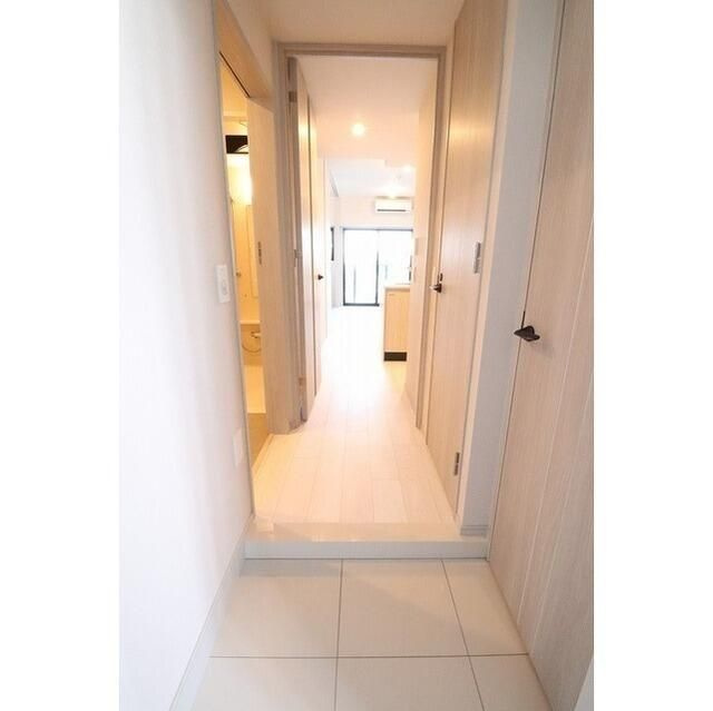 プライマル三ノ輪の玄関