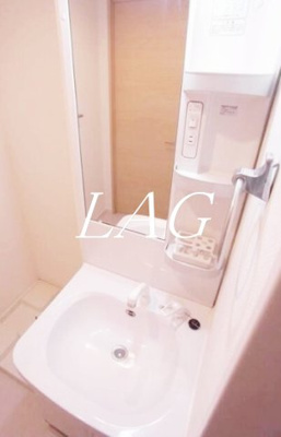 【洗面所】 | リブリ・プレミアムテラス品川 | 独立洗面台です。