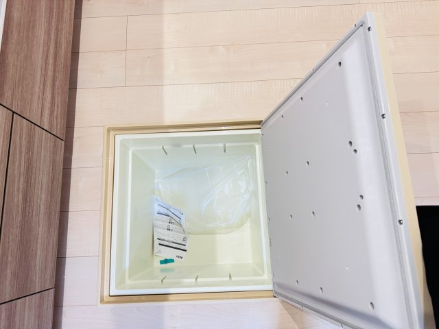 三郷市彦川戸１丁目新築戸建（彦川戸３期）のキッチン|キッチン床下収納