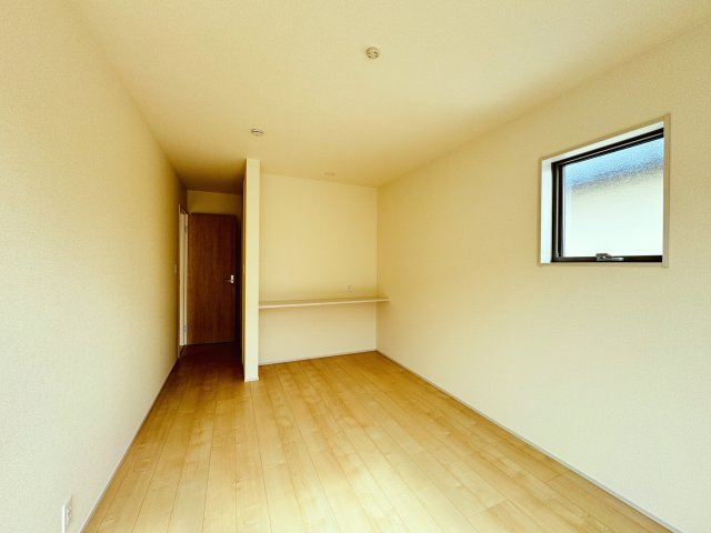 三郷市彦川戸１丁目新築戸建（彦川戸３期）の寝室|8.2帖寝室・カウンタースペース