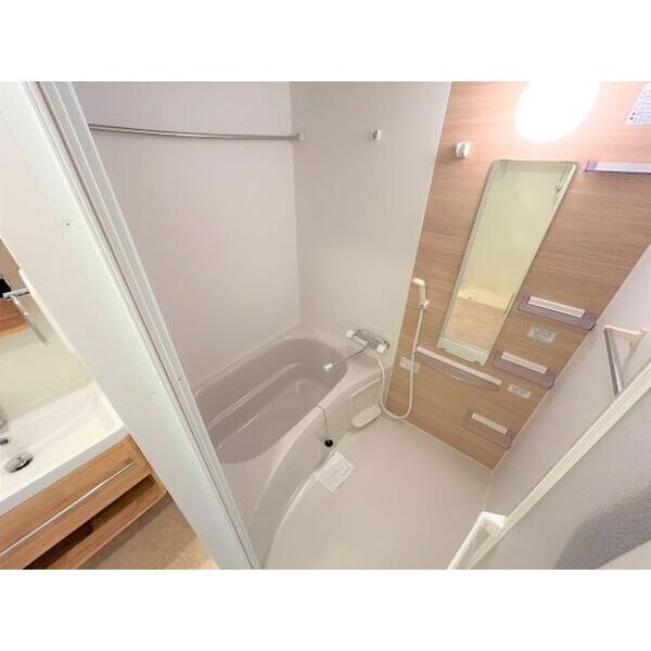 セレニテ西中島アリア壱番館の浴室