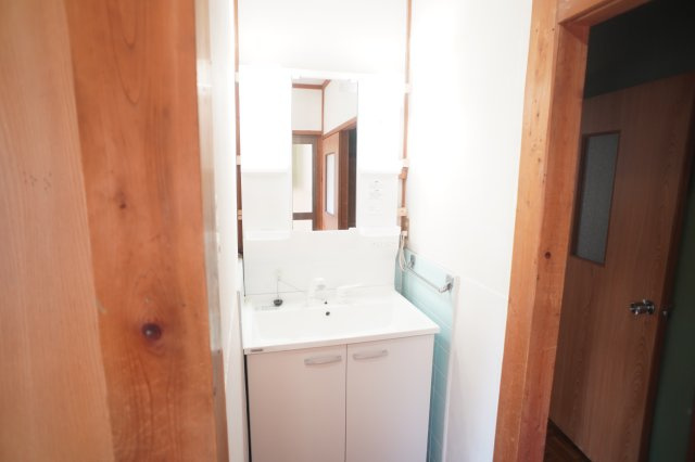 学園朝日元町戸建の洗面所