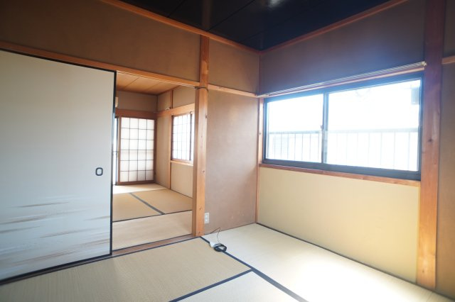 学園朝日元町戸建の和室