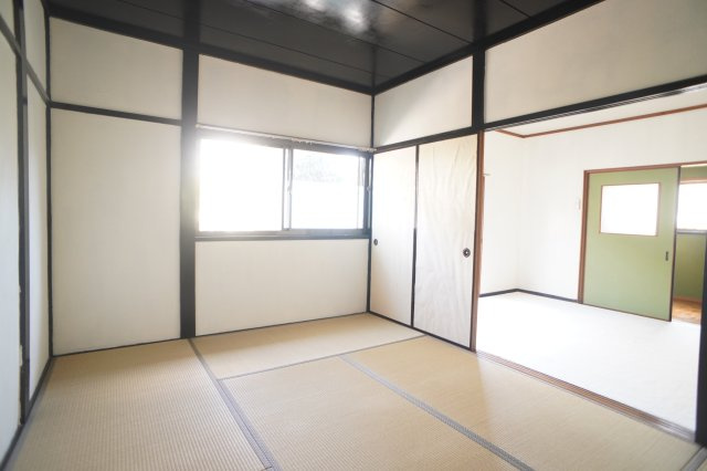 学園朝日元町戸建の和室