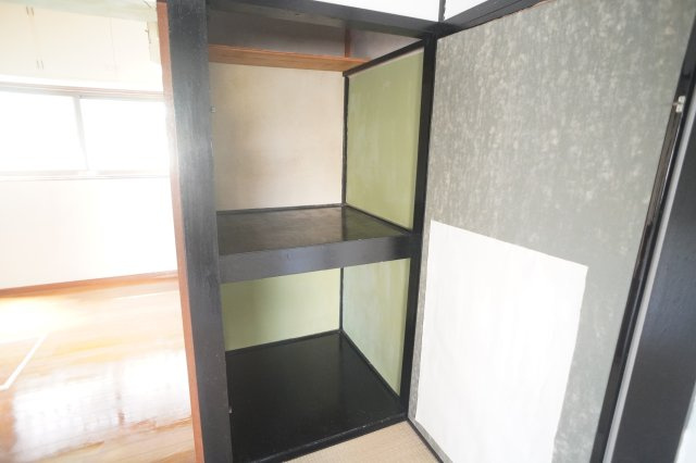 学園朝日元町戸建の収納