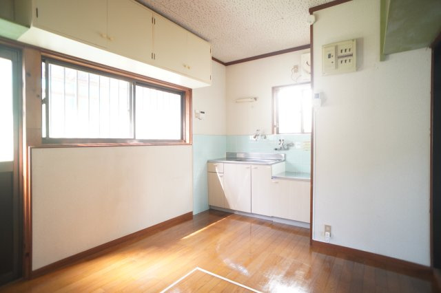 学園朝日元町戸建の居間・リビング