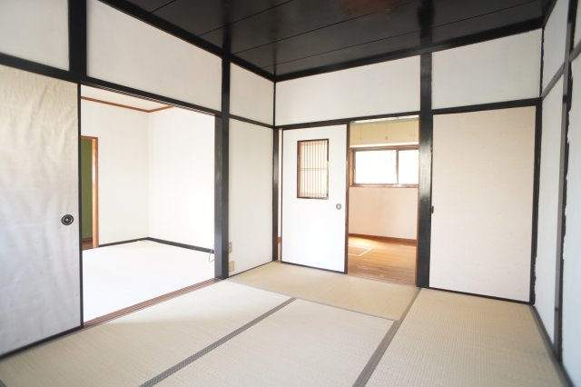 学園朝日元町戸建の和室