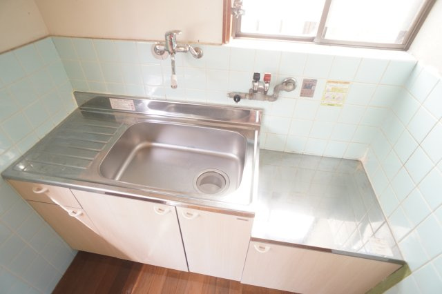 学園朝日元町戸建のキッチン