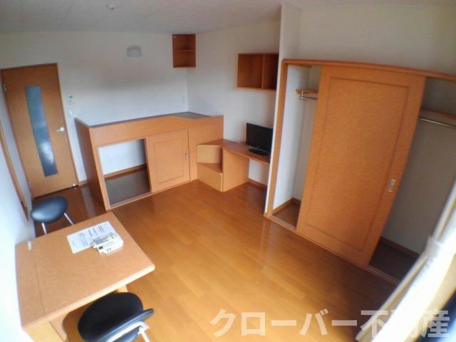 レオパレス富の居間・リビング