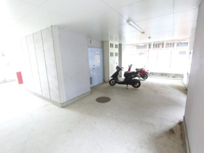 【駐車場】