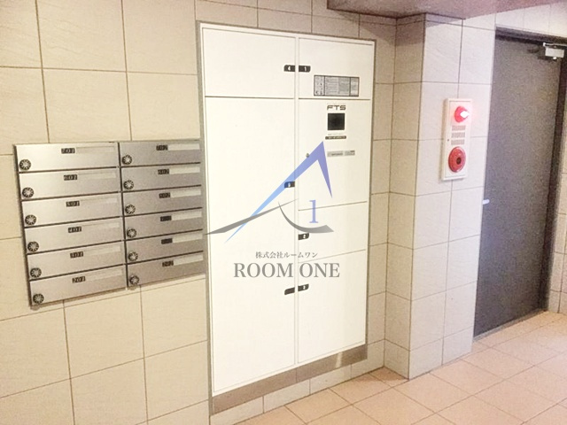 リブリ・Fionaのその他共用部分|集合ポストと宅配ボックスです。