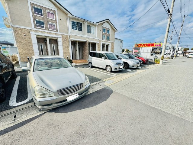 メゾン・ド・花水木　弐番館の駐車場