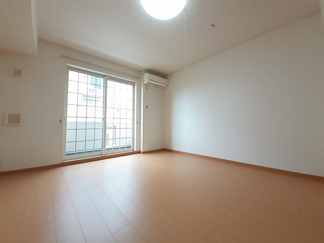 メゾン・ド・花水木　弐番館の洋室