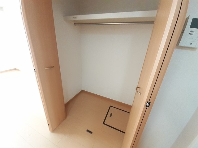 メゾン・ド・花水木　弐番館の収納