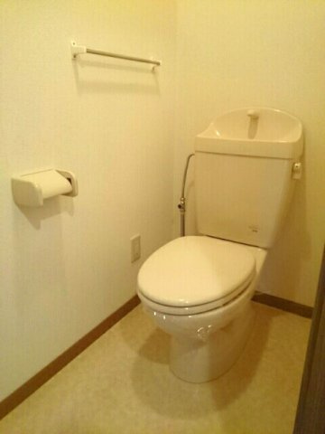 サンライズ川原　Ｃのトイレ|清潔感のあるトイレです