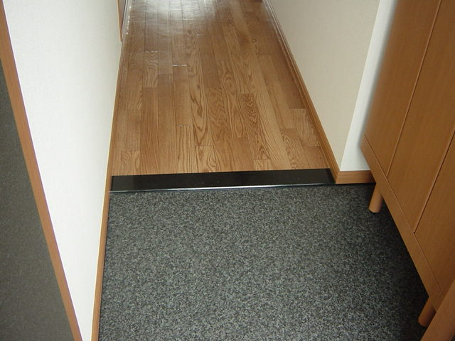 クイーンパレスの玄関|玄関