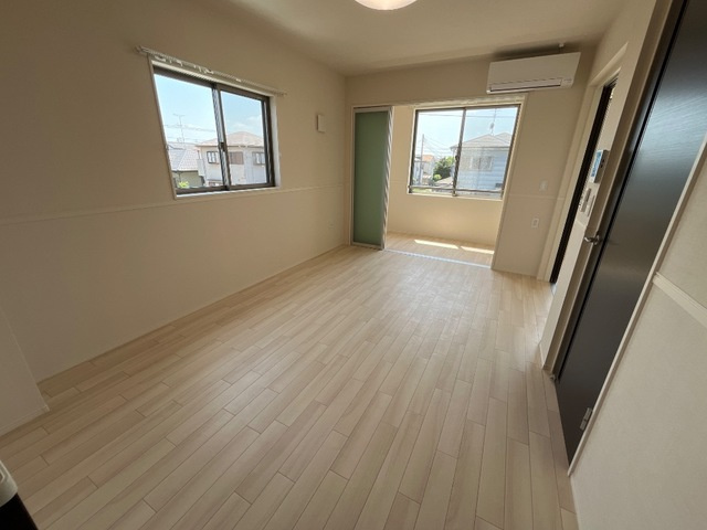 レサンス八街の居間・リビング