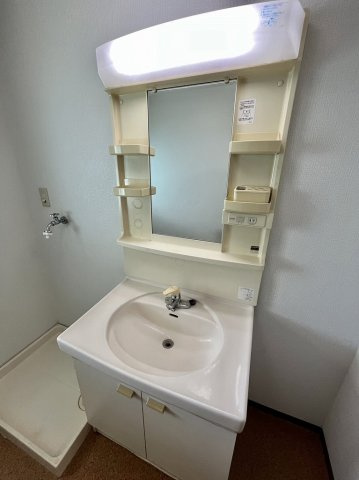 南ビルの独立洗面台