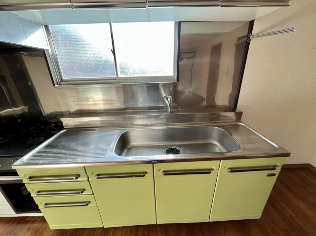 南ビルのキッチン
