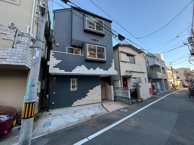 中野区本町1丁目中古戸建の前面道路含む現地写真