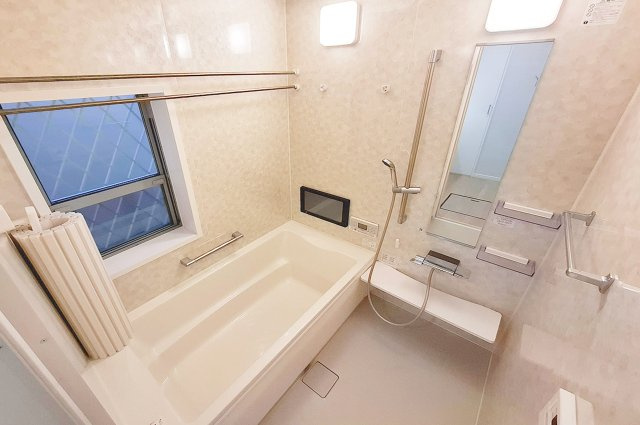 岸和田市藤井町2丁目　中古戸建の浴室