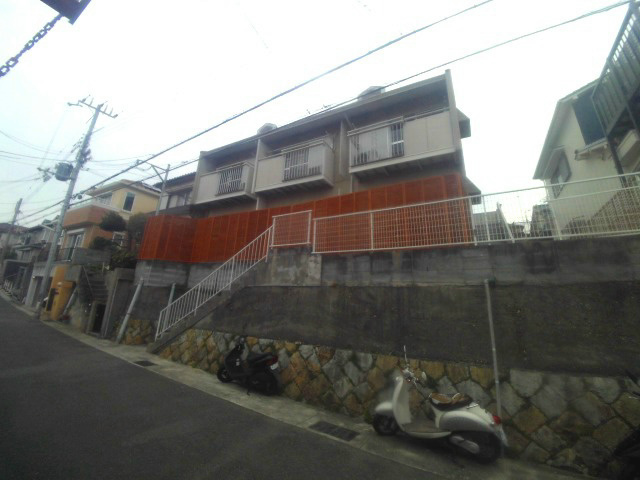 サンハイツ朝霧の外観