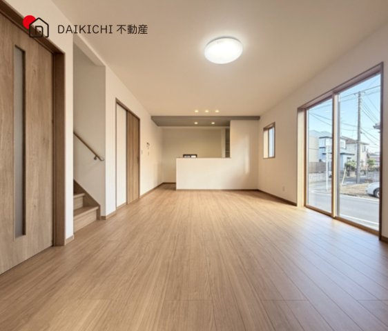 【居間・リビング】 | 鴻巣市松原第4期　ワイウッドコート　新築戸建　全10棟　5号棟