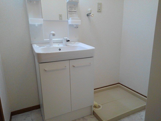 メゾン・ヴォーネンの洗面所